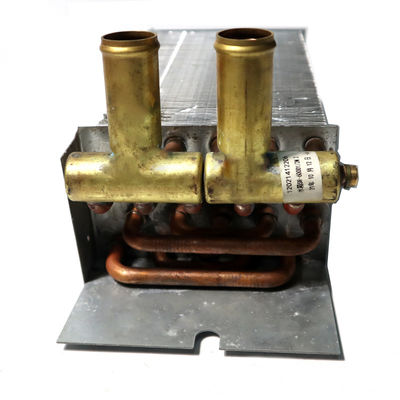 Tanque de água de radiador de ônibus altamente durável para ônibus Zhongtong H6C