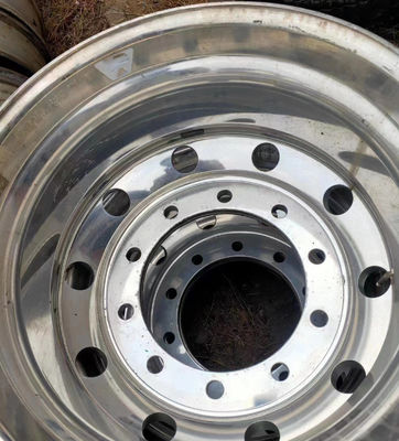 Peças de autocarro de ônibus roda de liga de prata para ônibus Zhongtong Perfeito ajuste e desempenho